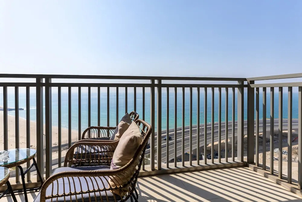 Waves Holiday Home - Jaw-Dropping Sea View From This Comfy Retreat