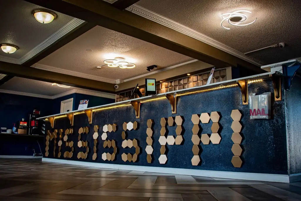 Super 8 by Wyndham Biloxi at the Beach