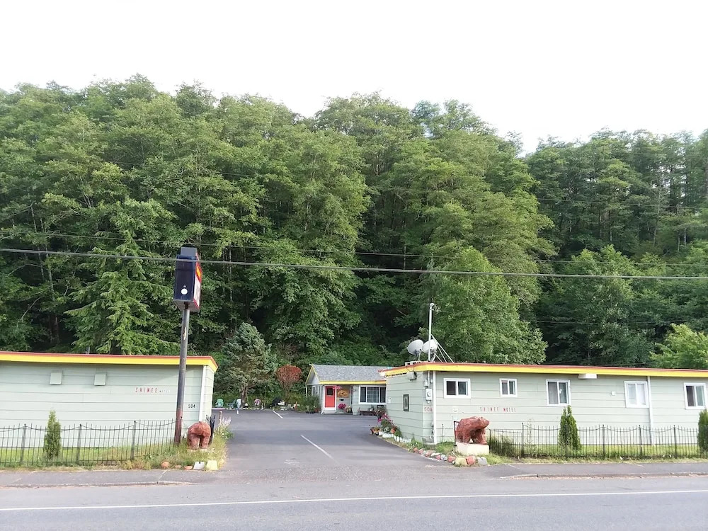 Shiny Motel