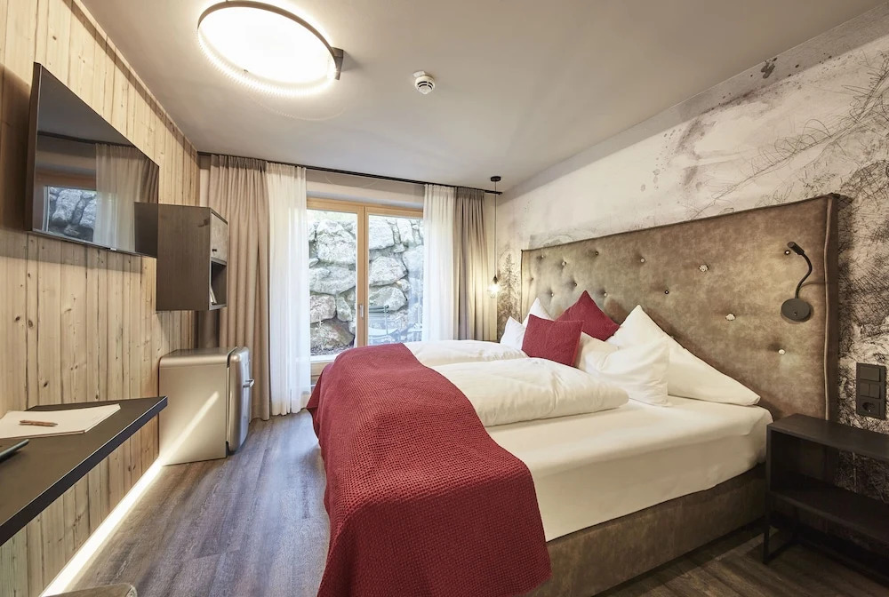 Hotel Astrid mit Panoramapool & inklusive JokerCard