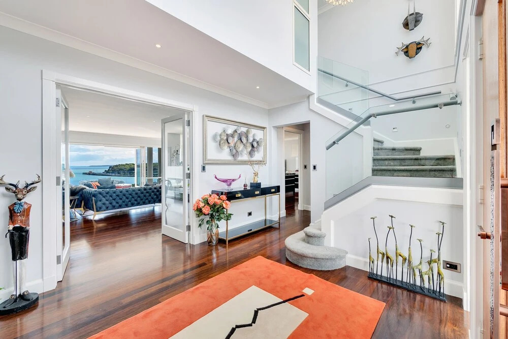 Orakei Grandeur Mansion with Sea Views & Pool