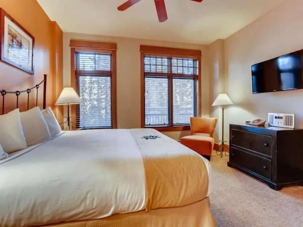 Premier 1 Bedroom Ski in, Ski out Lone Eagle Condo With the Best Access to Skiing in Keystone