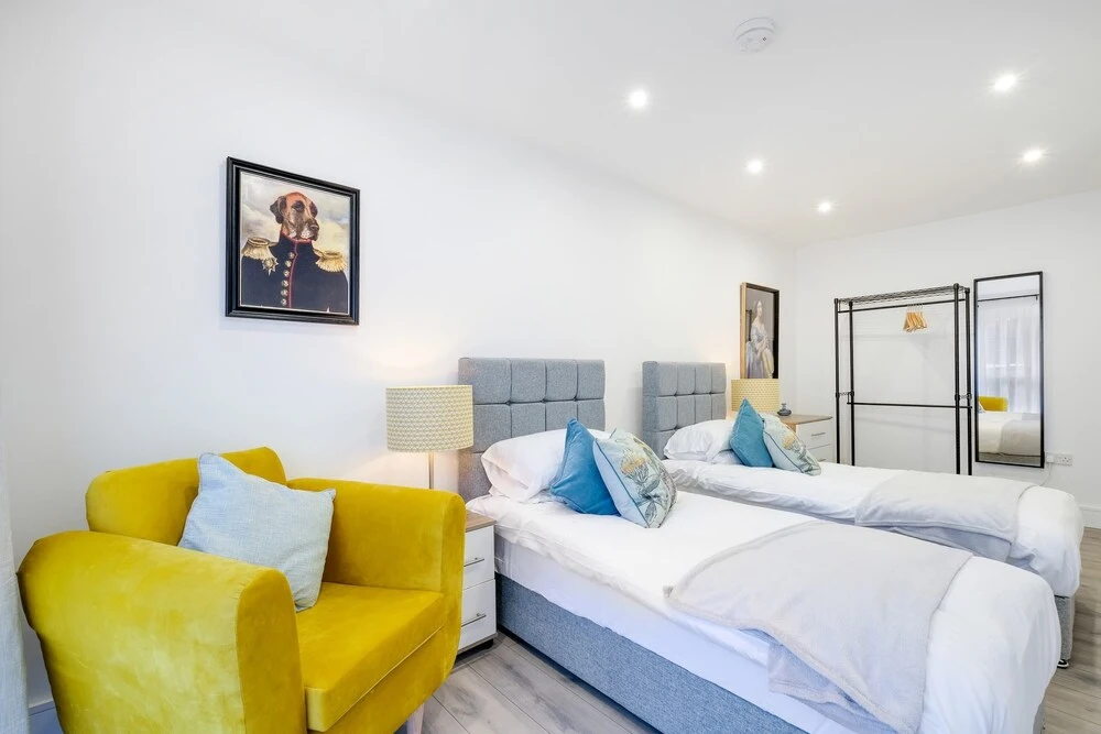 Luxury 1 & 2 bed Apartment free parking