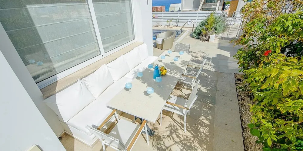 Rent Private Villa 100