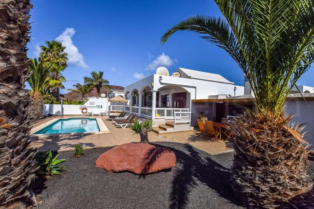 Villa Del Sol - LH133 By Villas Now Ltd