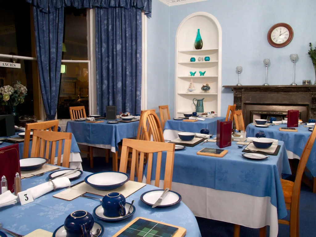 Crown Hotel Guesthouse