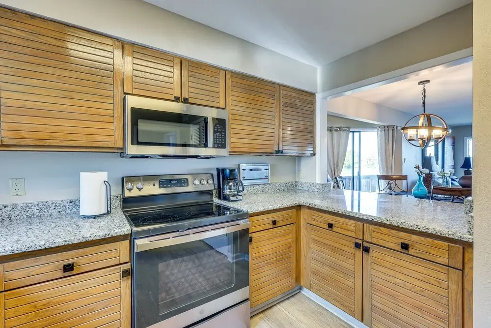 Hot Springs Lakefront Condo w/ Marina Access!