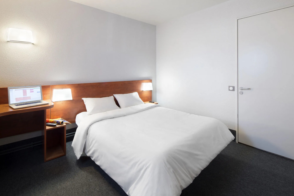 B&B HOTEL Clermont-Ferrand Le Brézet Aéroport