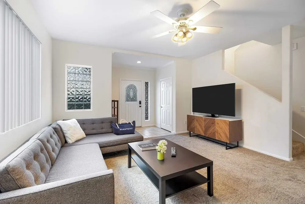 Walk to Dining, Mission + Pacific Beach, and Bars/nightlife Private Backyard