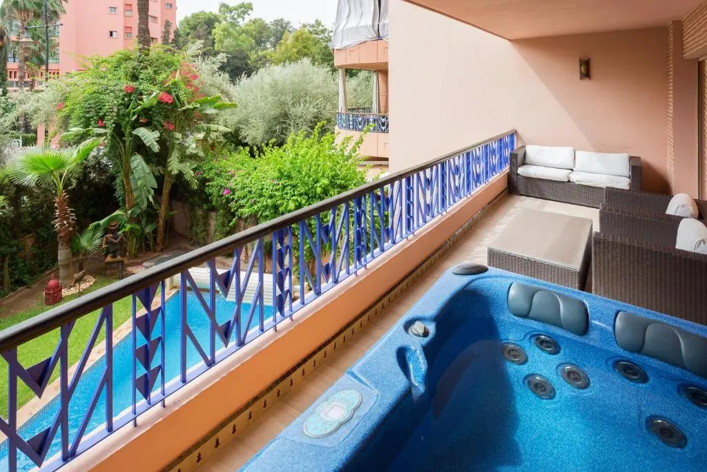 The Sapphire Apartment with Private Swimming Pool & Hot Tub - Hivernage Quarter - By Goldex Marrakech