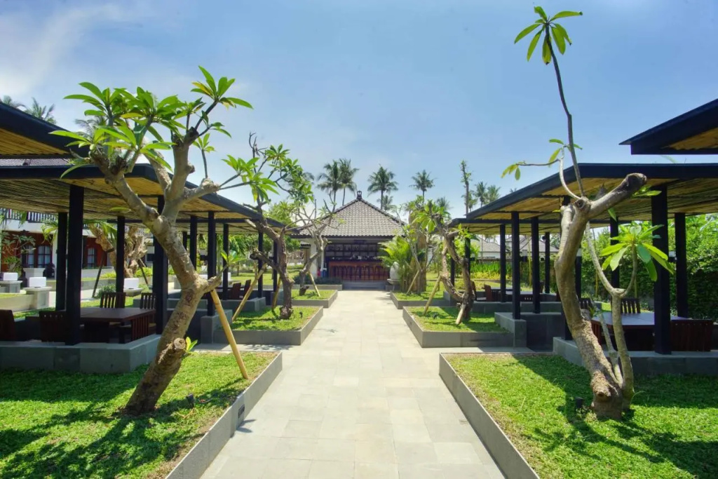 Отель Brits Resort Lovina