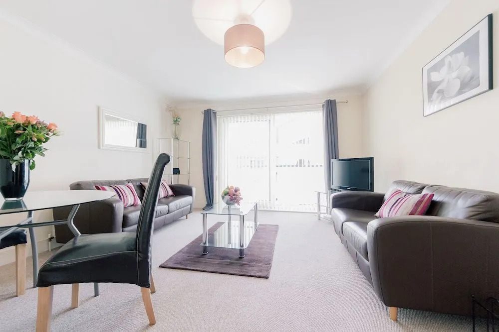 Roomspace Serviced Apartments - Cascades Court