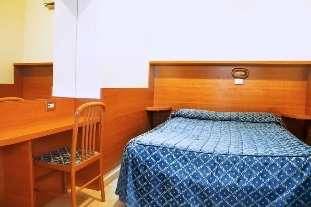 Camp's Hotel