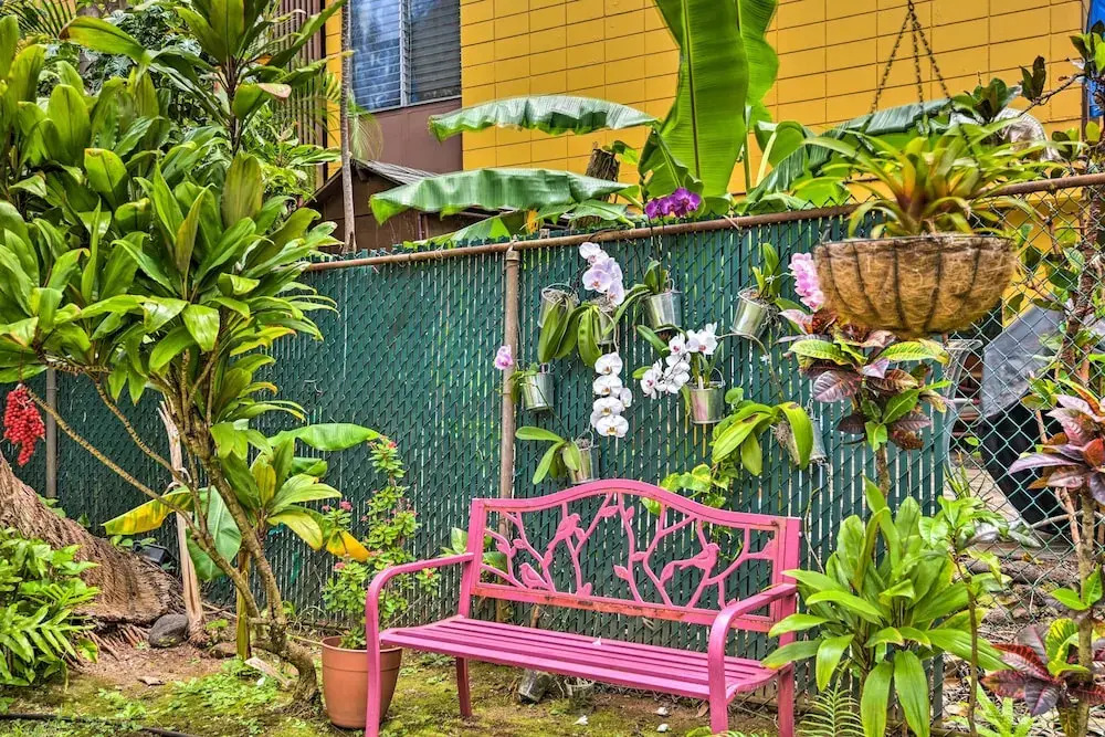 Beachfront Lahaina Condo w/ AC: Featured on Hgtv!