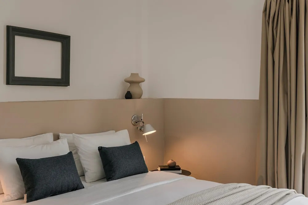 The Rock Suites