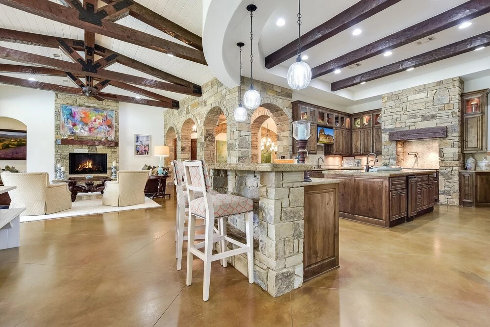 Big View Drive Home 7 Bedrooms 6.5 Bathrooms Home