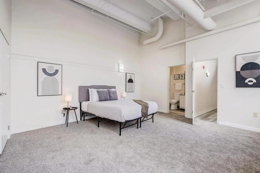 TWO CozySuites Apt w Skybridge Access 4