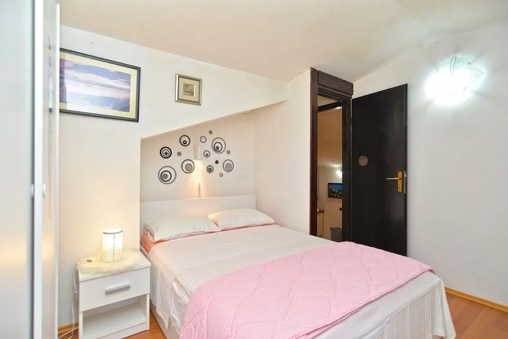 Apartment 1791