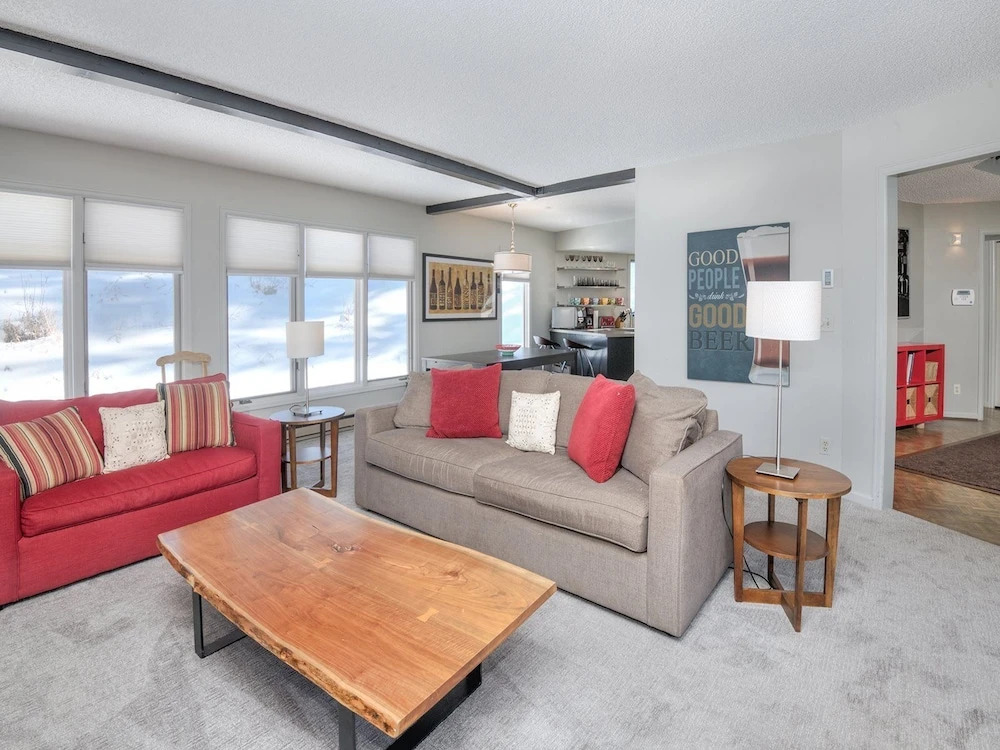 2338 Tahoe Drive