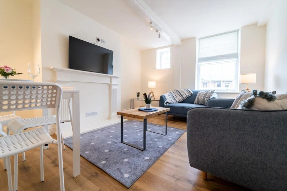 Stylish Spacious 1 bed Apartment - Downtown