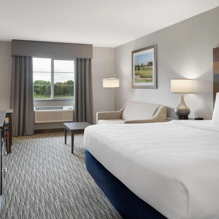 Little Crow Hotel & Conference, Trademark by Wyndham