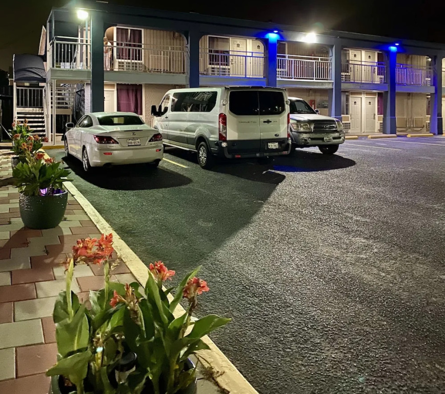 Rodeway Inn & Suites