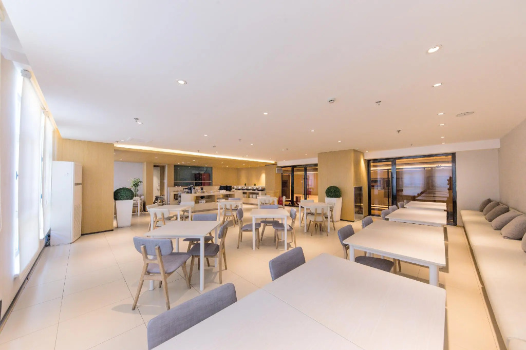 Ji Hotel Yining Shanghai City
