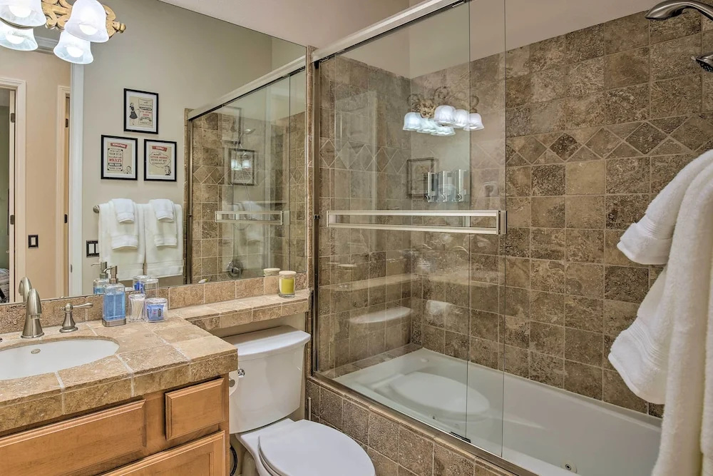 222396 3BR Escape w/ Fire Pit: 1 Mi to Old Town
