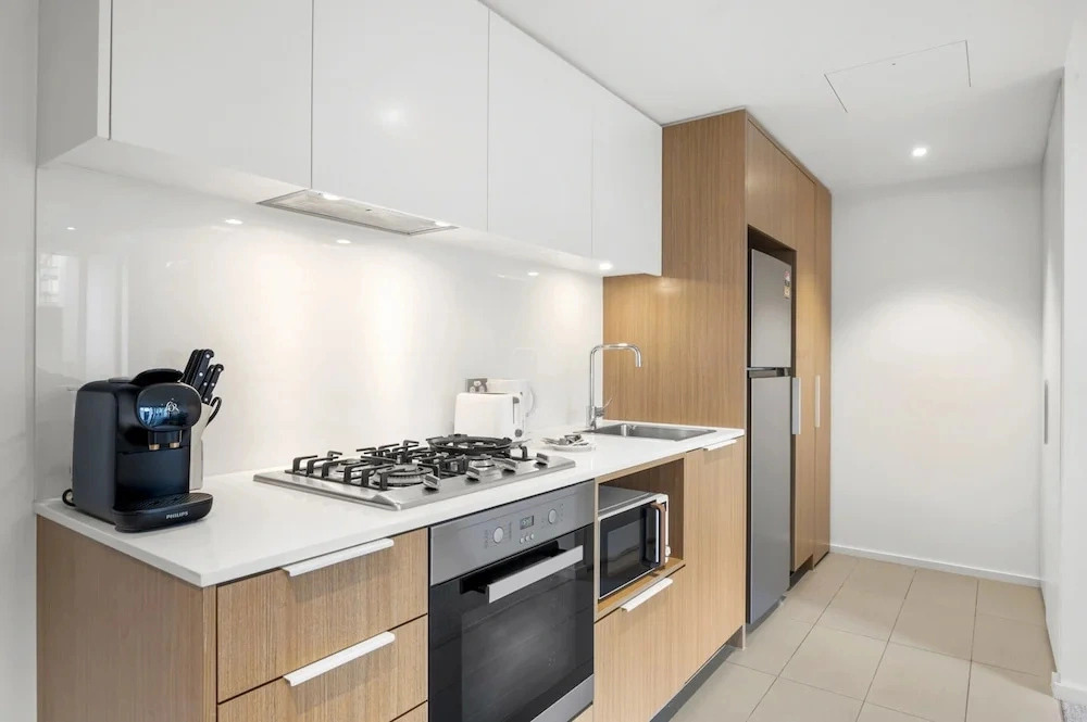 Marina-view 1-bed Apartment in Docklands