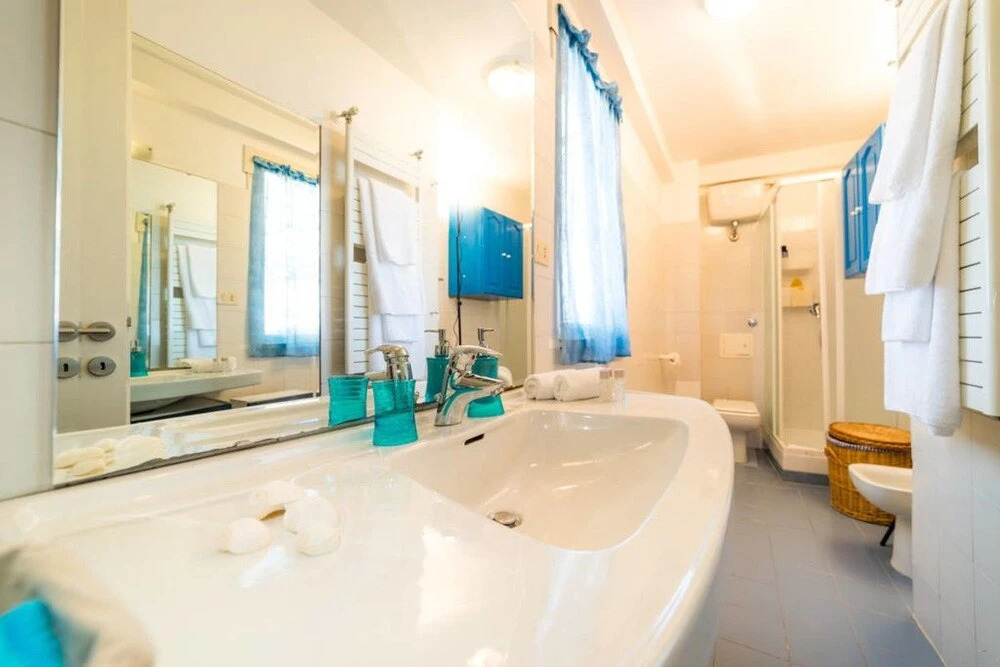 Sunny Flat With a Large Terrace Close to Vatican, Serviced by Hostmake