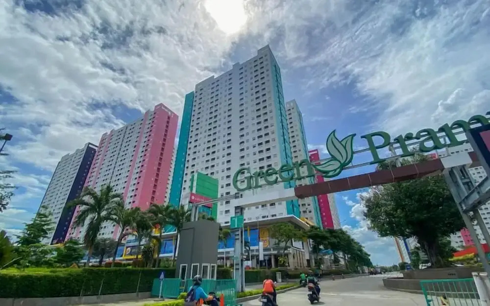Homelike And Neat 2Br At Apartment Green Pramuka City