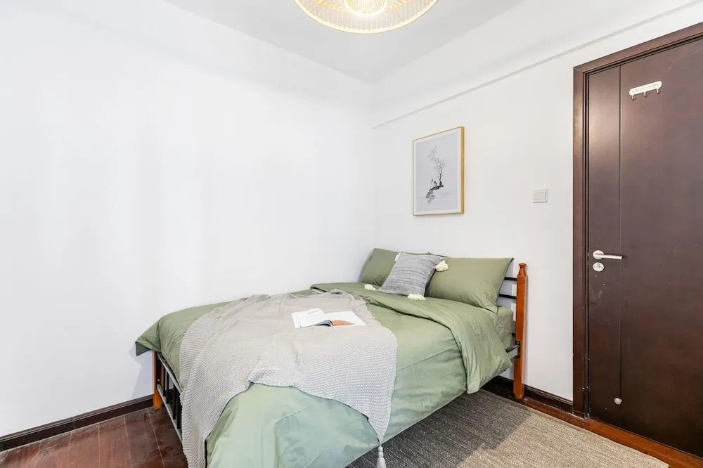 Locals Boutique Apartment Huafa Plaza 27