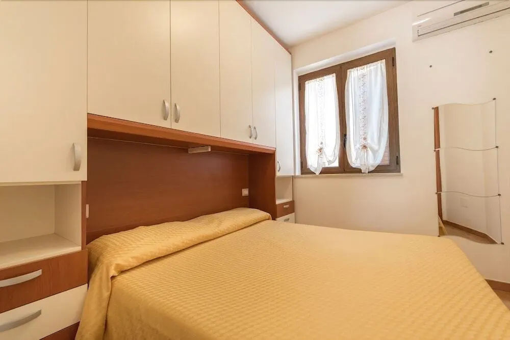 Residence Blue Pearl