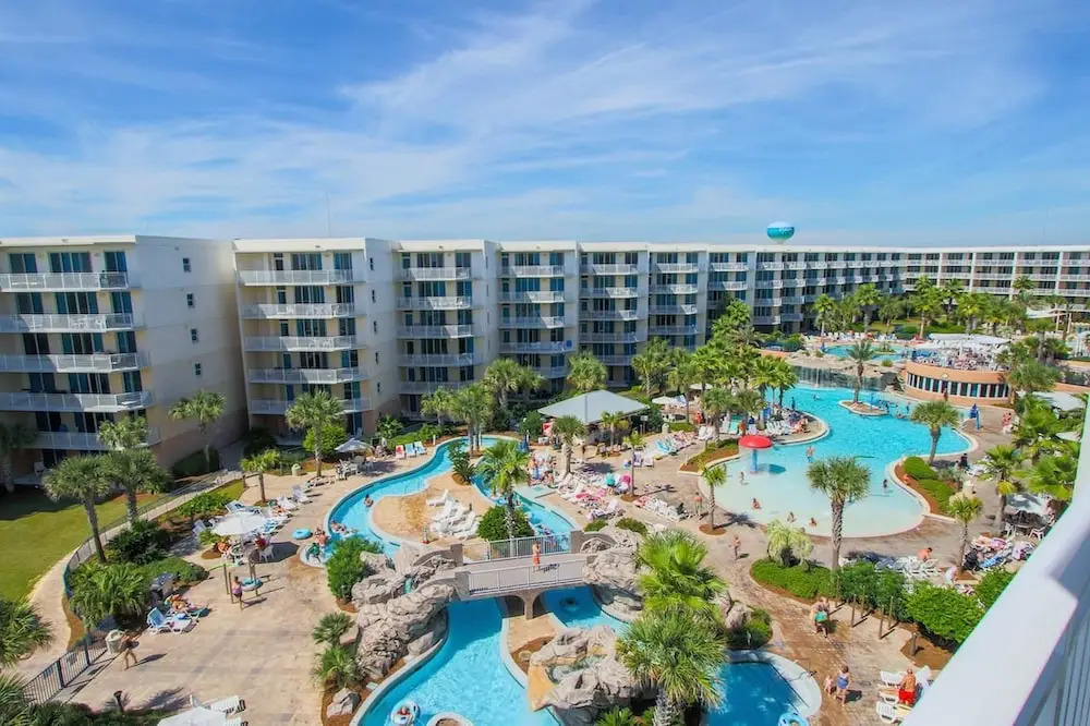 Waterscape A602 - 3 Br condo by RedAwning