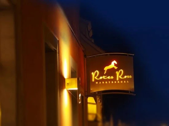Rotes Ross Marktbergel