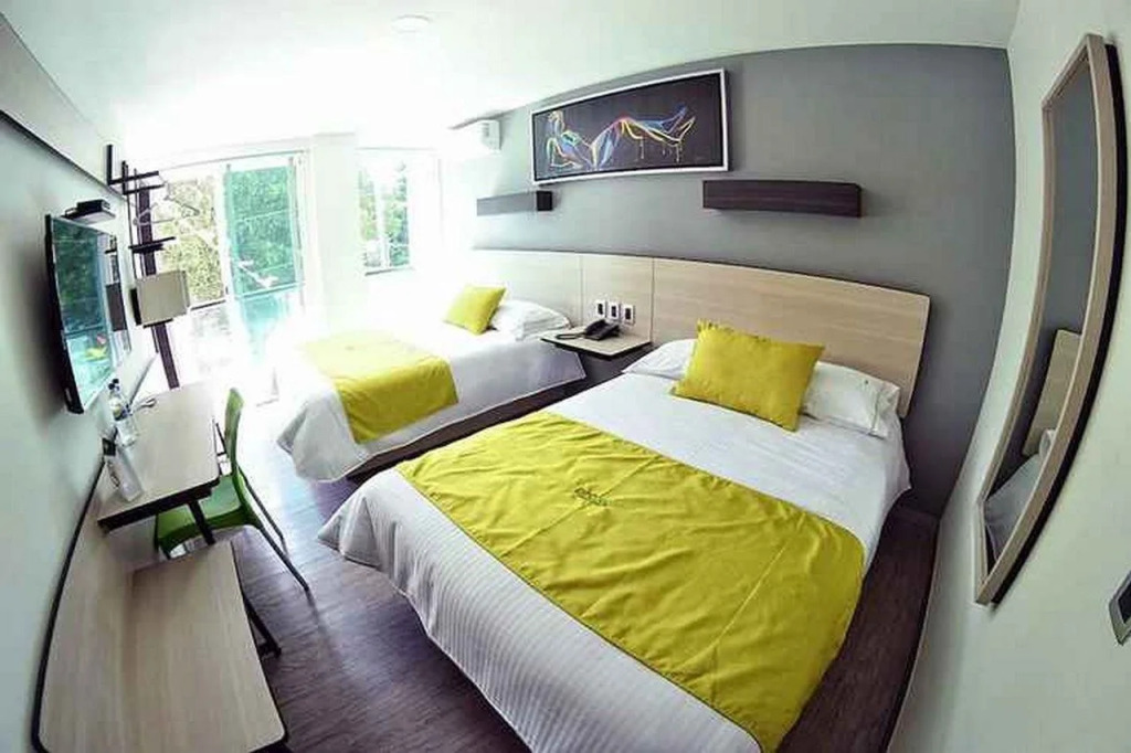 HOTEL LEMON GREEN -Zona Expo Frente al Centro de Convenciones