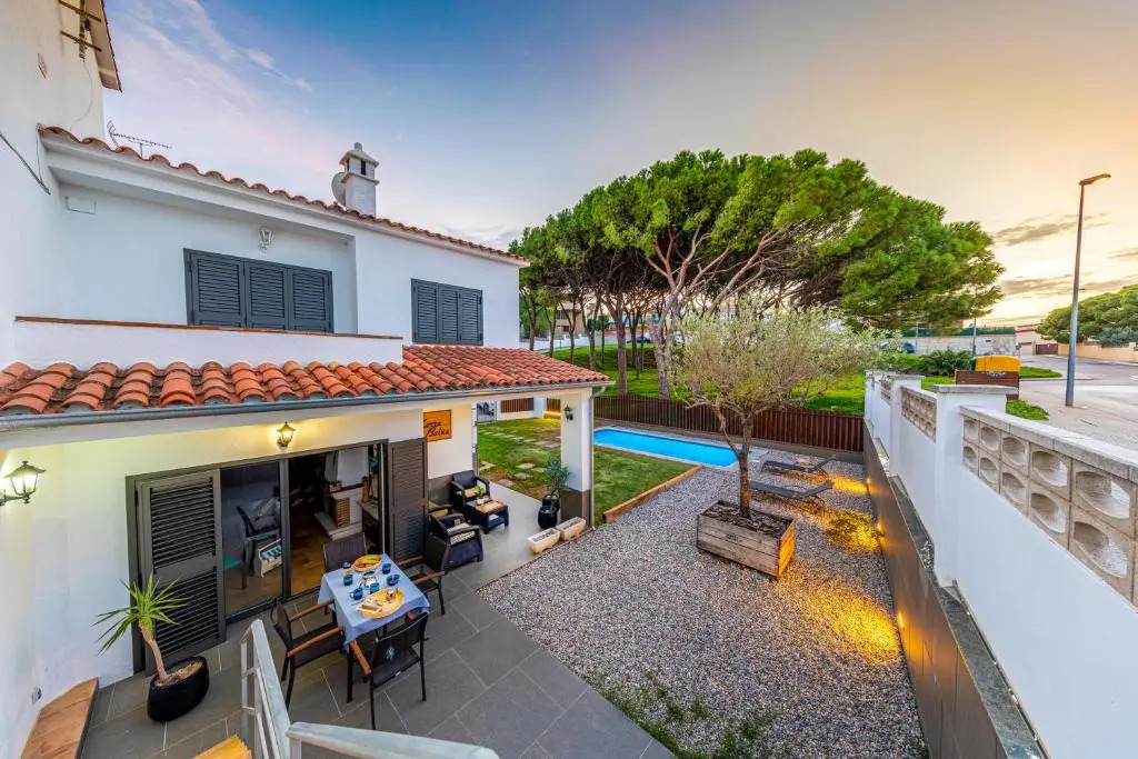 HOUSE APARTMENT LESCALA