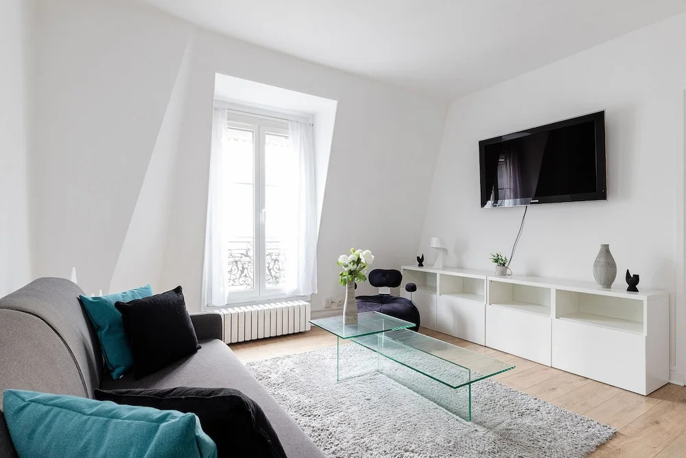 Eiffel Tower - Bir Hakeim Apartment