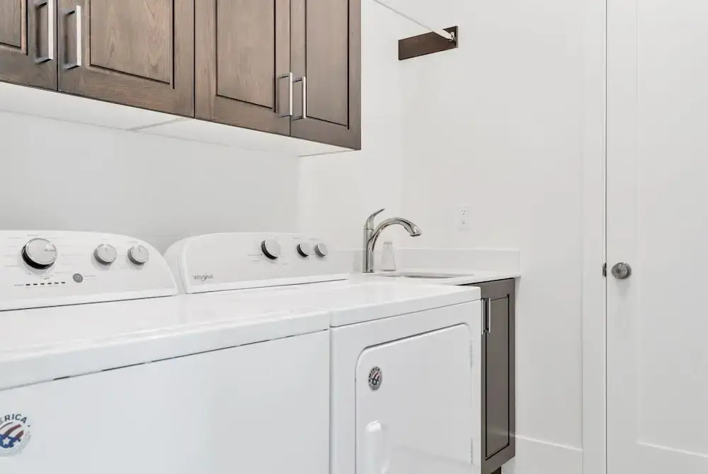 20 At Bloomington Country Club 3 Bedroom Condo by Redawning