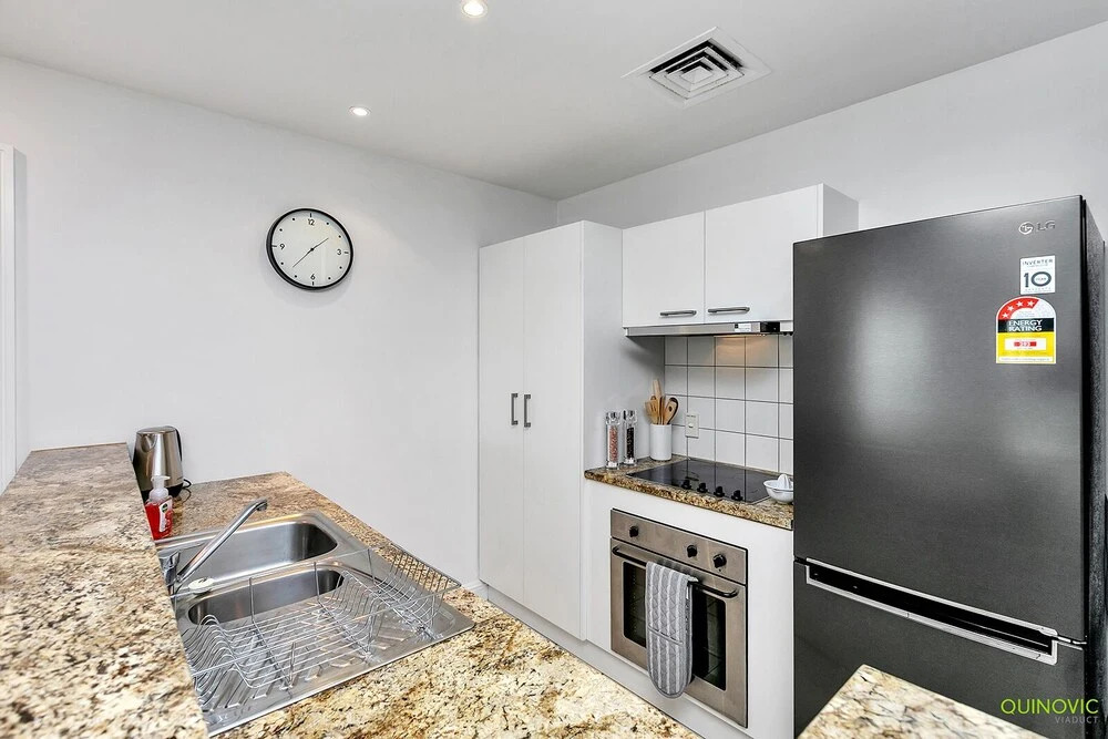 QV Modern Apartment in CBD - 078