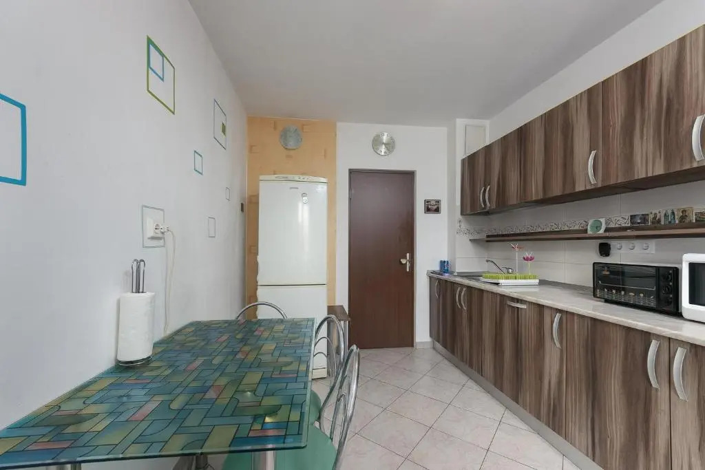 Stone Gate Apartment #2
