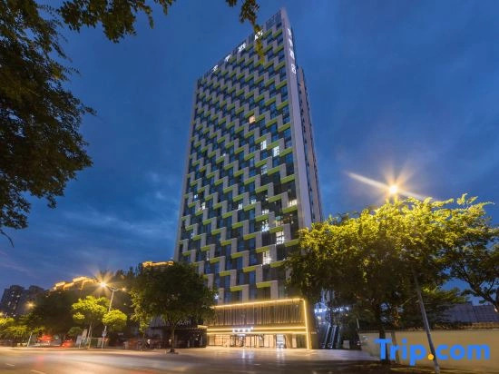 JI Hotel (Nanchang Honggutan Zhujiang Road Subway Station)