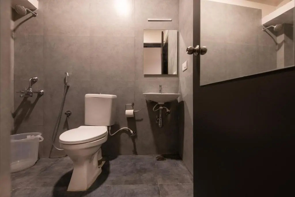 Convastay Prestige- Near Apollo Hospital & US Consulate