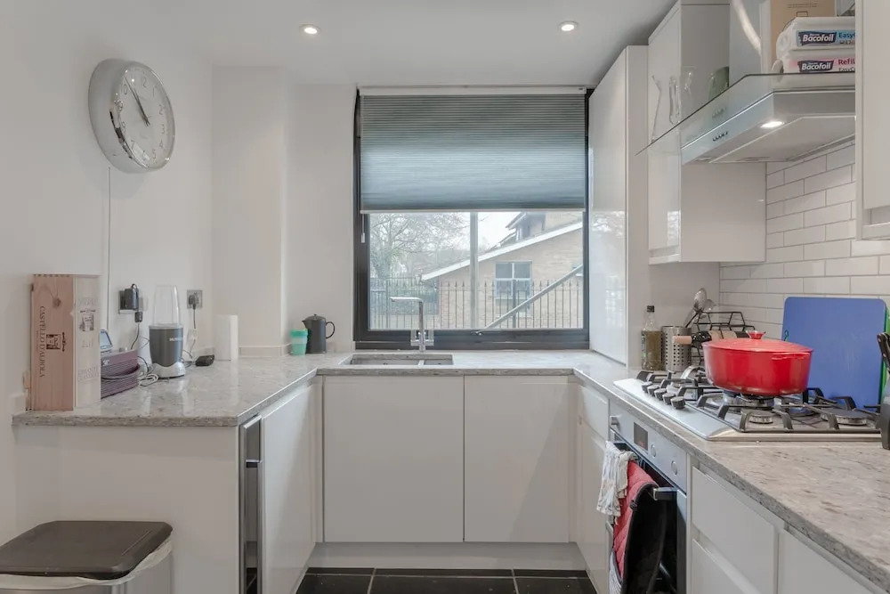 Stunning 2 Bedroom Flat in Converted Church in Bethnal Green