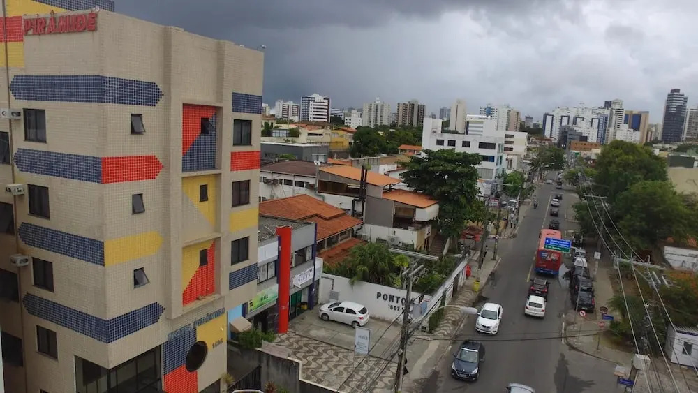 Hotel Piramide Pituba - Av Paulo VI
