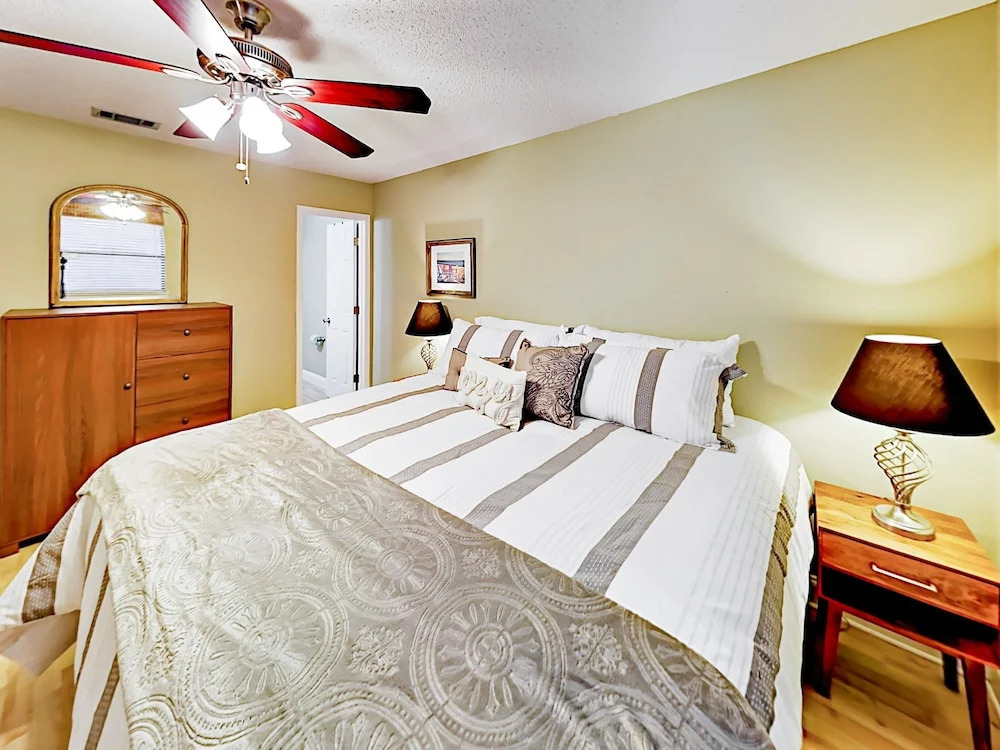 25861 Canal Rd Condo Unit 16 by RedAwning