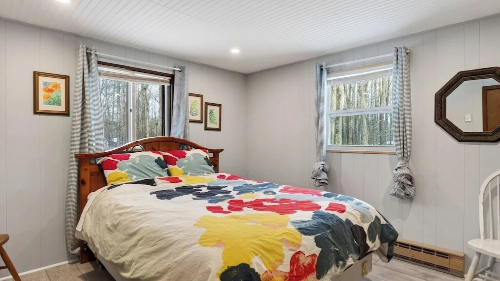 Evergreen Lodge by Avantstay Poconos Lake Cabin + Fireplace + Large Deck + Near Jack Frost & Kalahari