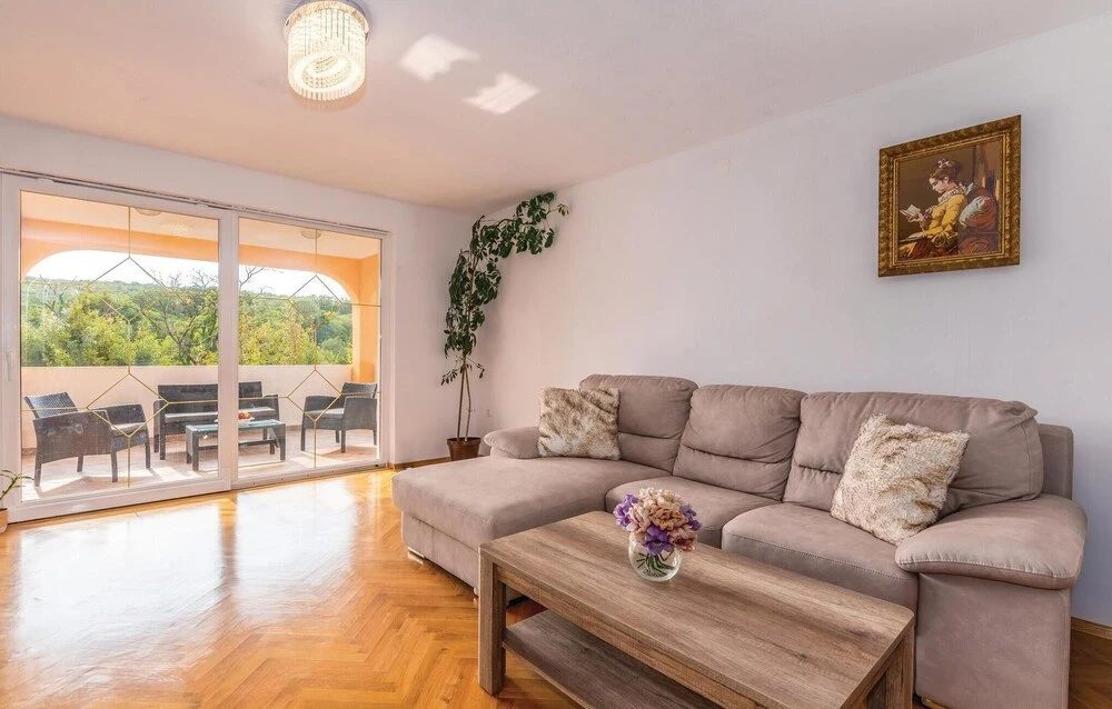 2 Bedroom Gorgeous Apartment In Polje