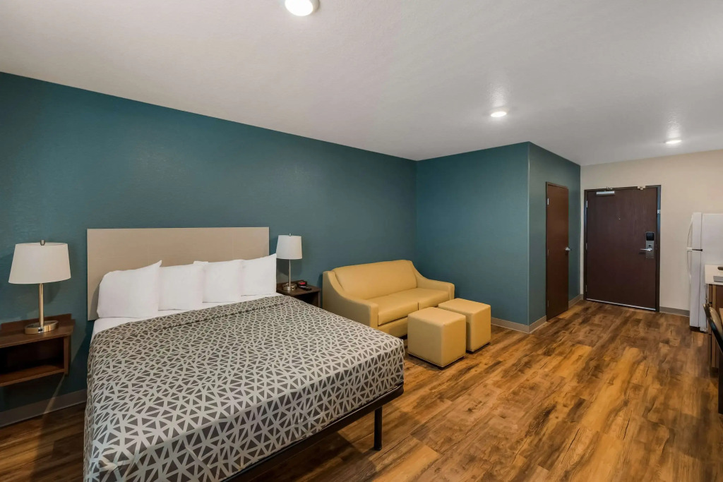 WoodSpring Suites West Palm Beach