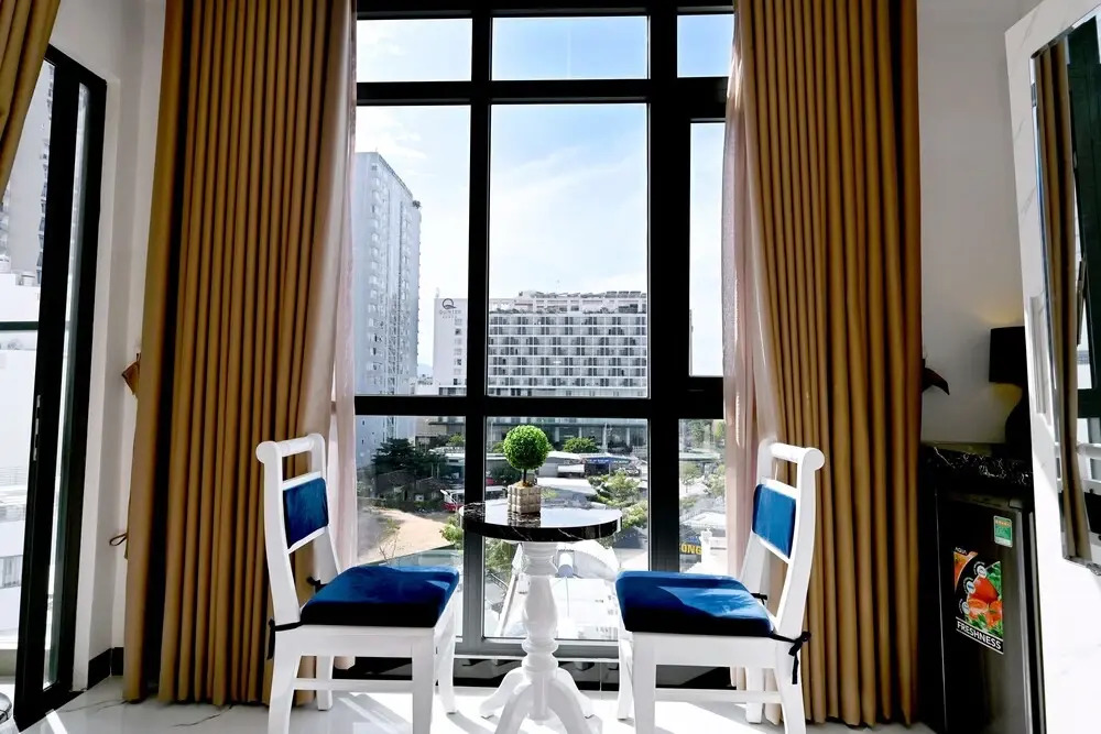 Ten Dollars Hotel